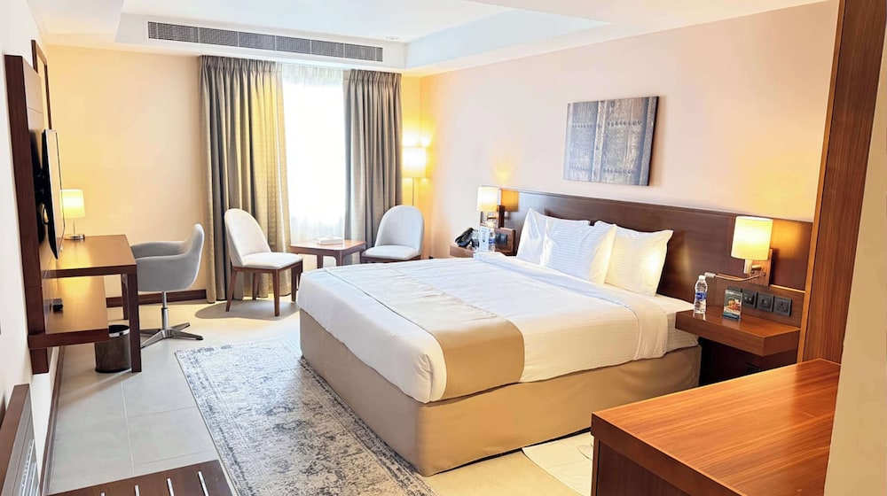 Deluxe Room, 1 King Bed - Photo 2