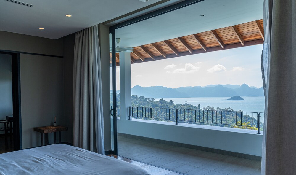 Luxury Villa, Sea View photo 2