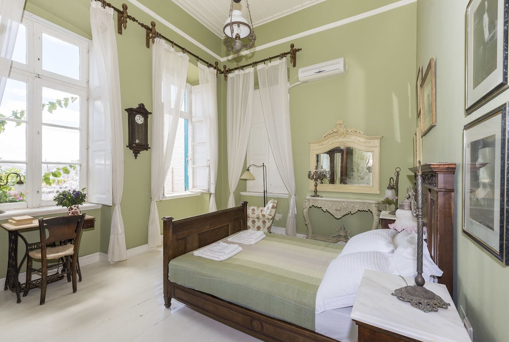 Royal Double Room, 1 Bedroom, Non Smoking, Bay View photo 1