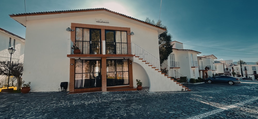 Villa (Junior) photo 2