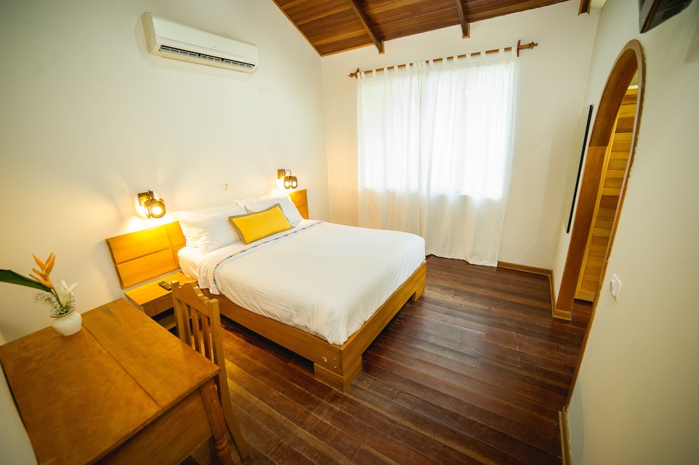 Cabin, 1 Queen Bed with Sofa bed photo 2