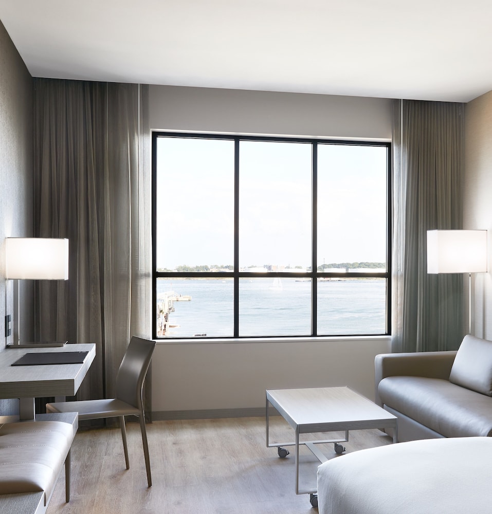 Suite, 1 Bedroom photo 2