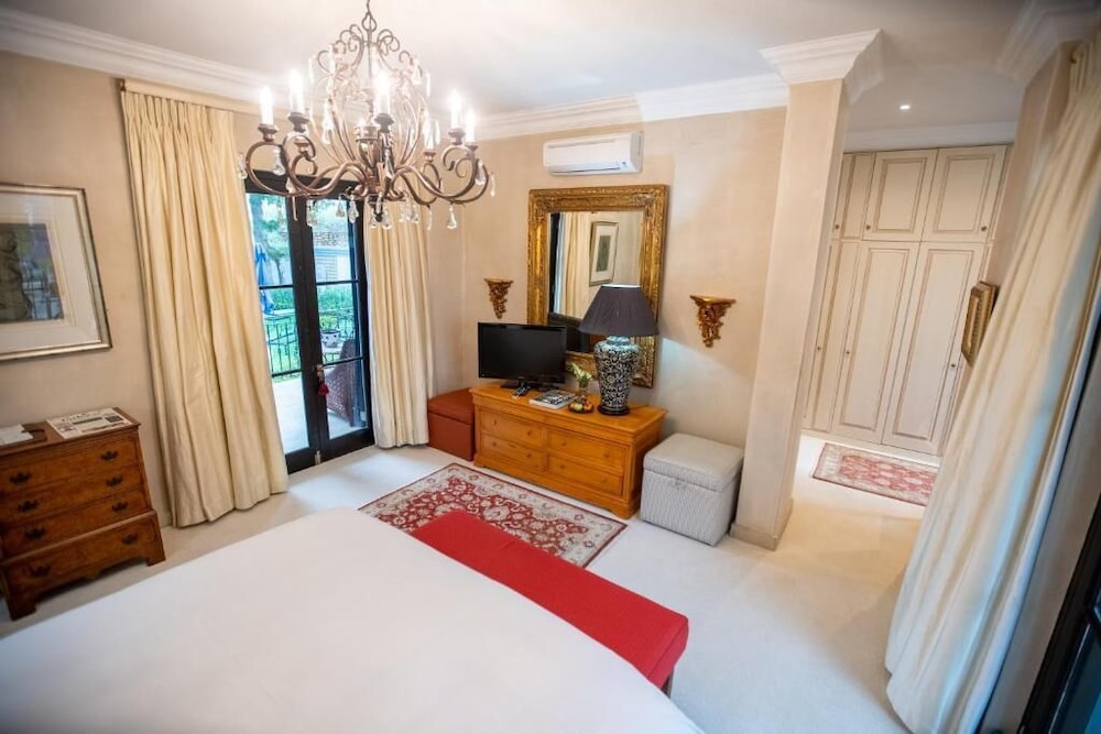 Romena Suite Double deluxe room