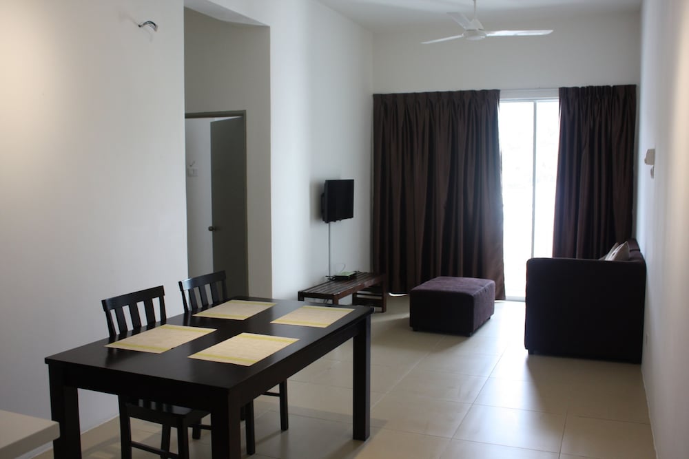 Queen Family Deluxe Room photo 2