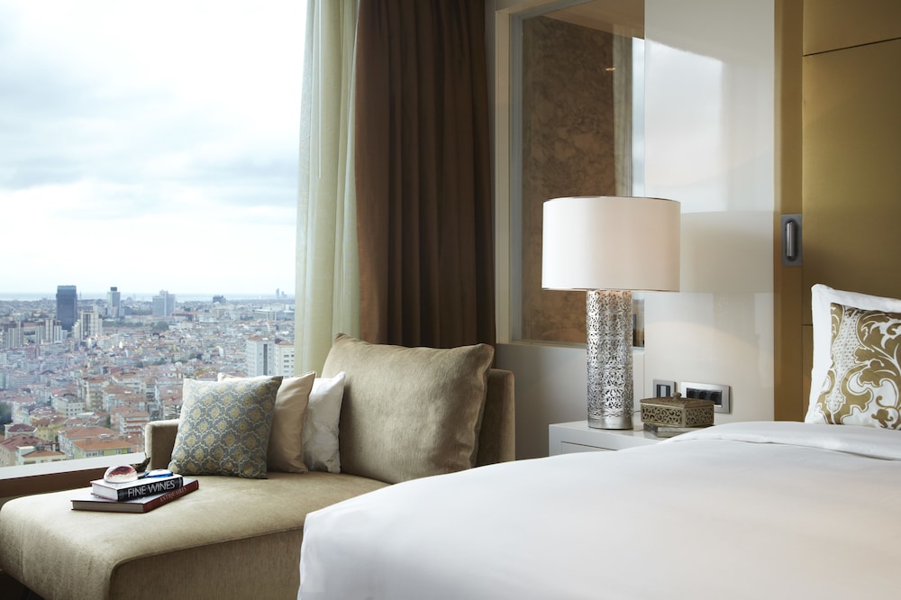 Club Room, 1 King Bed