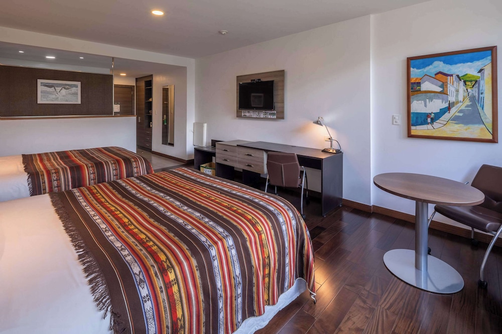 Superior Room 1 queen bed 1 double bed, garden or patio view photo 3