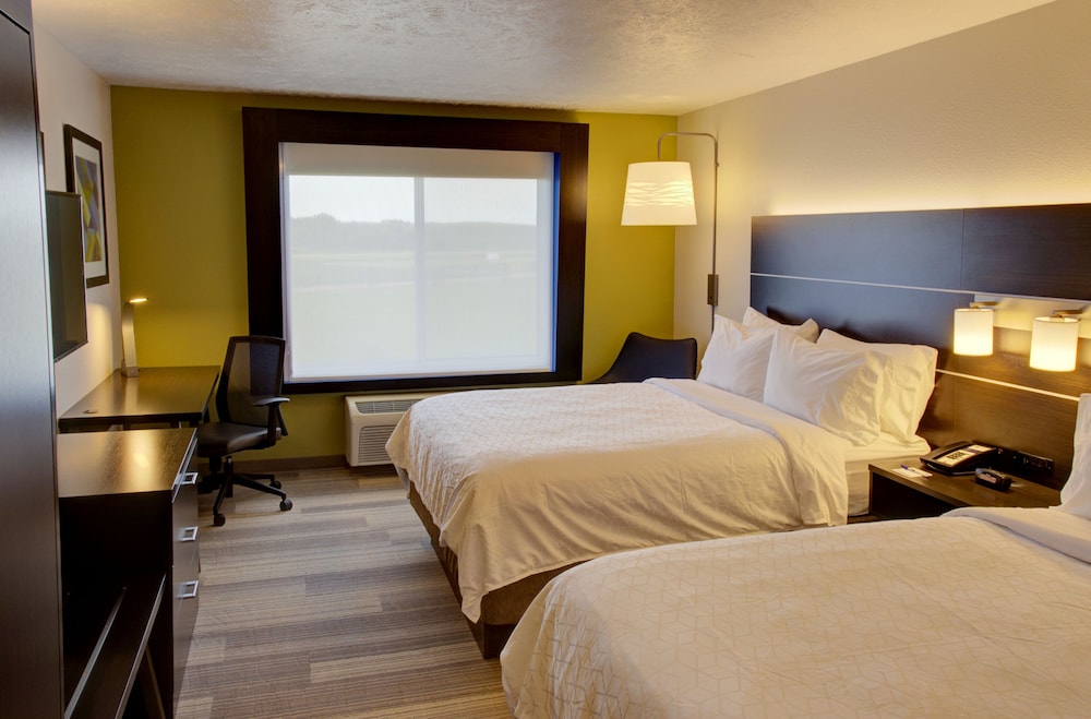 Suite, 2 Queen Beds, Non Smoking - Photo 2