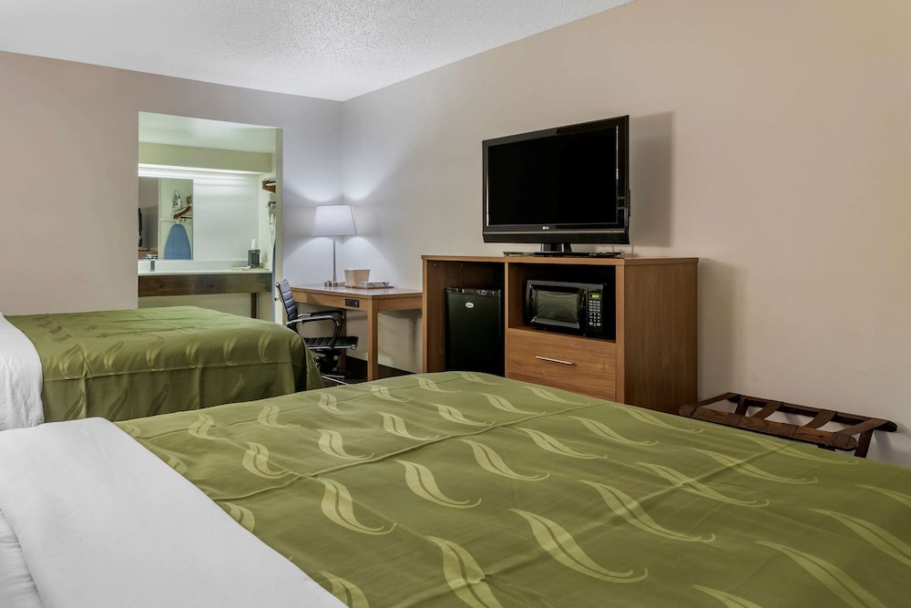 Room, Multiple Beds, Non Smoking - Photo 3
