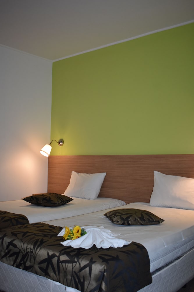 Standard Double Room photo 2