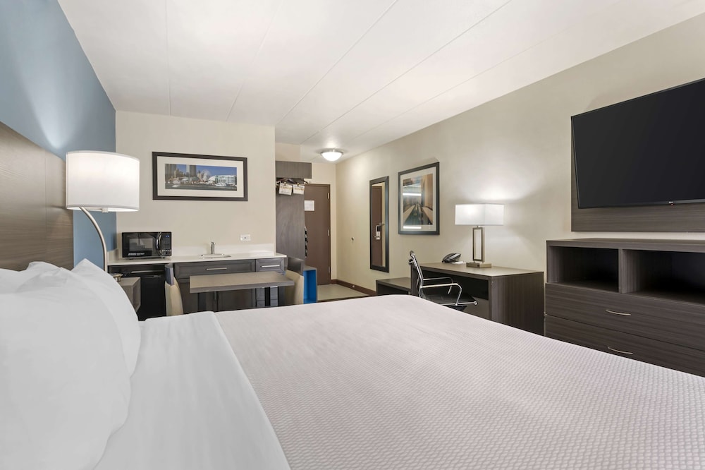 Standard Room, 2 Queen Beds, Non Smoking, Refrigerator & Microwave (Shower Only;Larger Room) - Photo 3