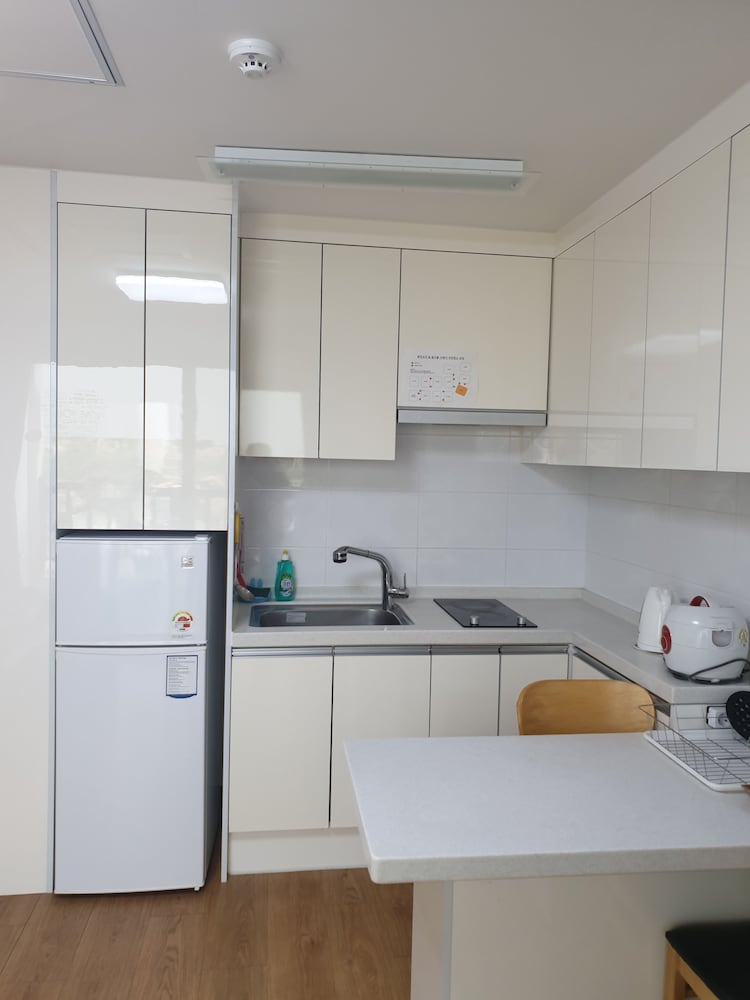 Standard Room (KRW10,000 surcharge for extra bedding) photo 2