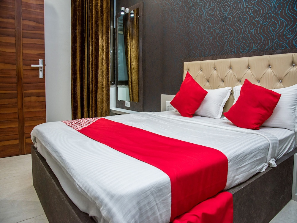 Double Room, 1 Queen Bed photo 3