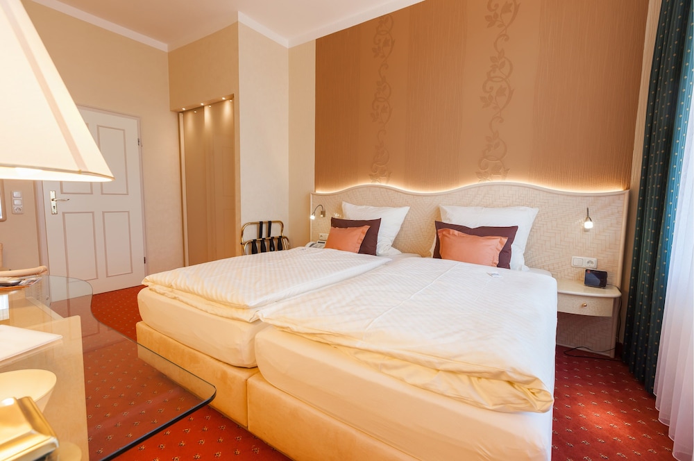 Basic Double Room Single Use (elevator up to 2nd floor only) photo 2