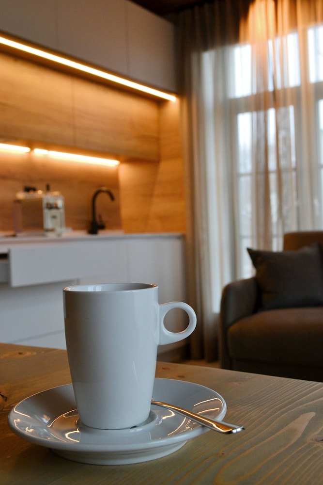 Suite - Photo 10