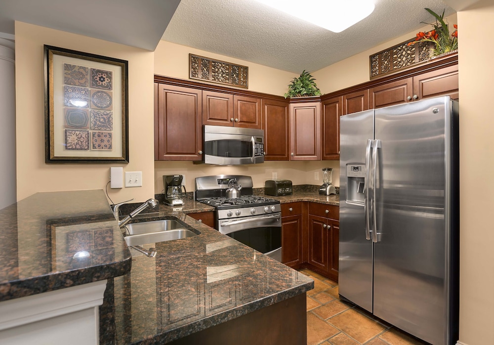 Hampton Oceanfront Two Bedroom Condo - Photo 4