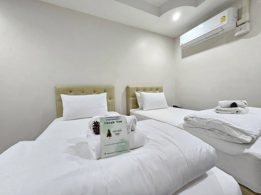 Standard Twin Room - Photo 8