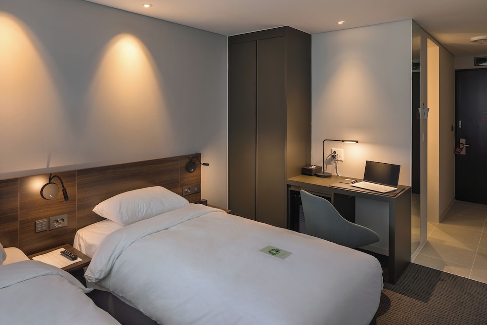 [Cable Car PKG] Superior Twin Room, City View + Songdo Cable Car 2pax - Photo 2