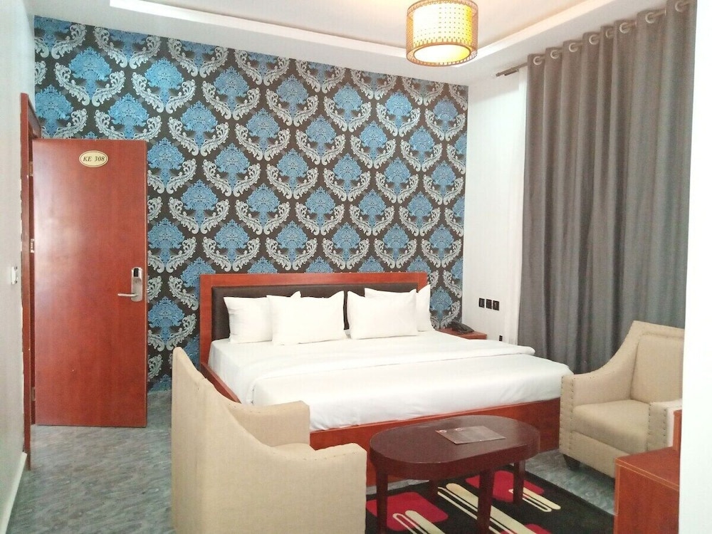 Deluxe Room, 1 King Bed, Non Smoking, Balcony photo 2