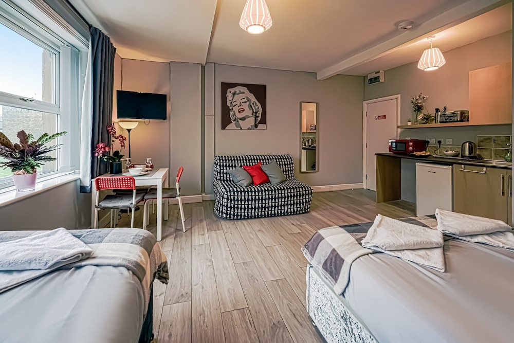 Studio Apartment 4 photo 2
