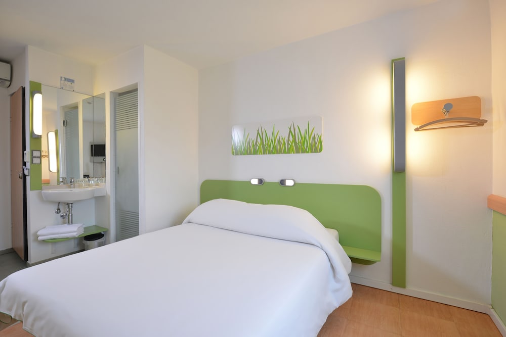 Standard Double Room - Photo 2