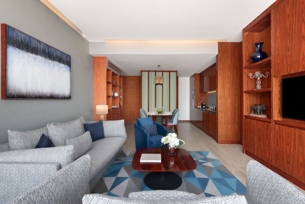 Superior Suite, 2 Bedrooms With Beach Access,  Non Smoking, City View photo 2