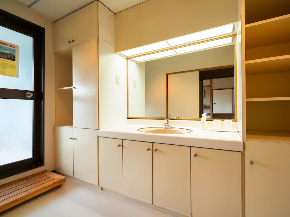 Deluxe Room, Non Smoking, Mountain View photo 3