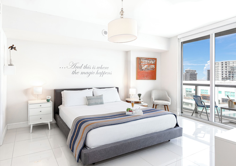 Boutique Apart, 1 King & Sofa Bed, Sauna, River/City Views, Balcony4307
