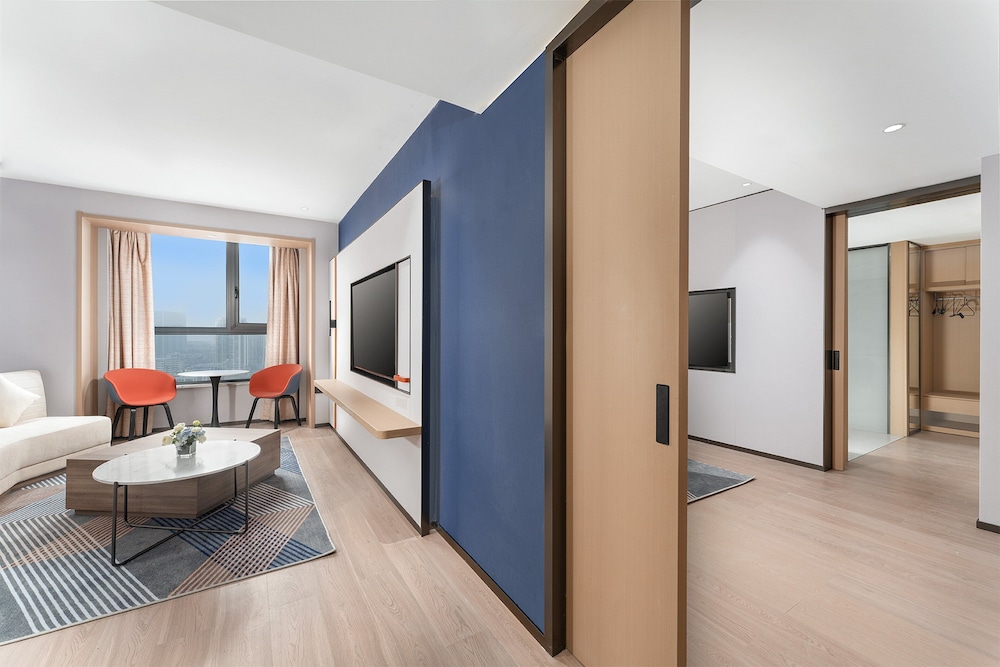 Suite, 1 Bedroom (Separate Bath Walk-In Shower) photo 1