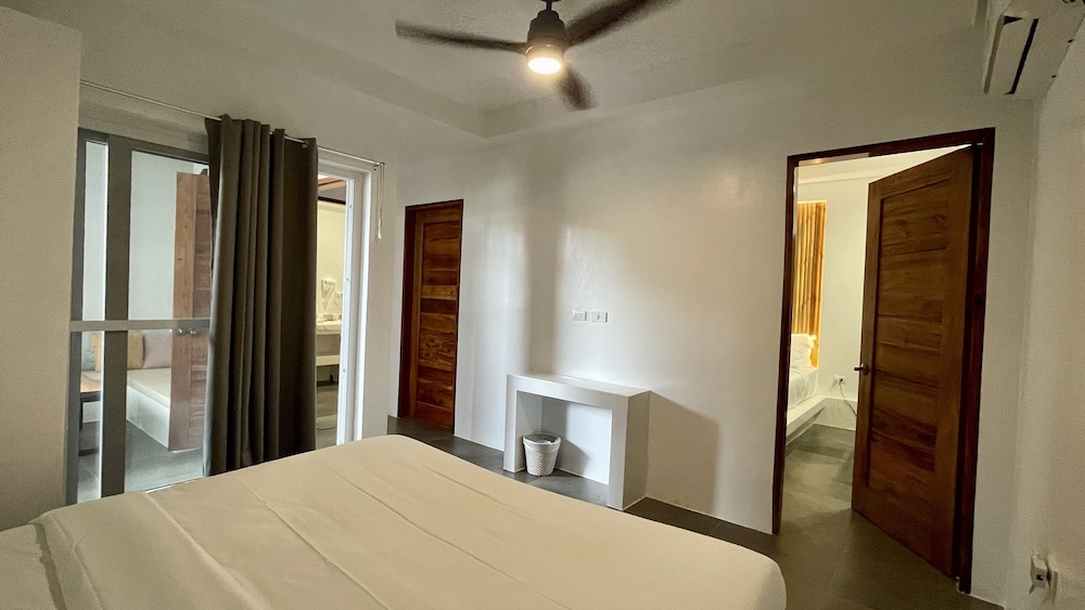 Suite - Photo 2