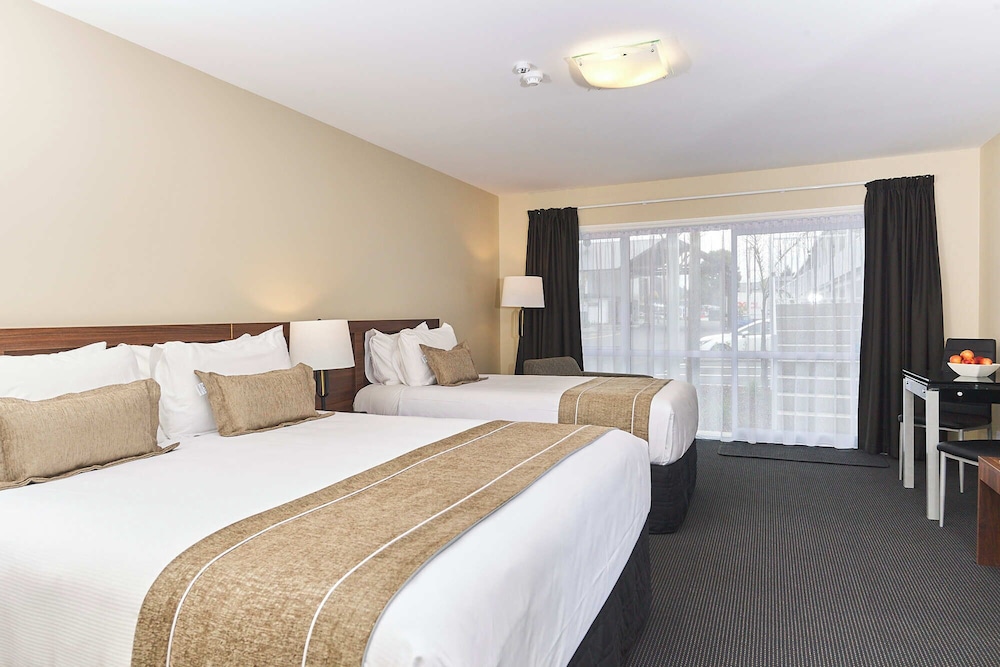 Premium Double or Twin Room, Multiple Beds, Accessible, Hot Tub