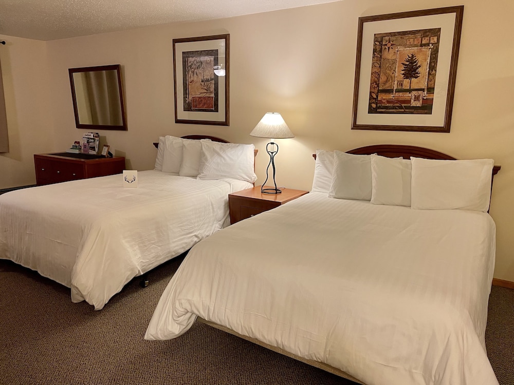 Deluxe Room (No Pets)