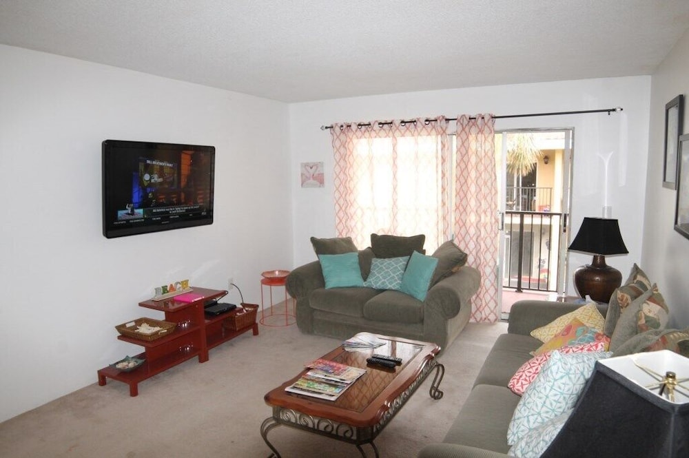 Condo, 2 Bedrooms