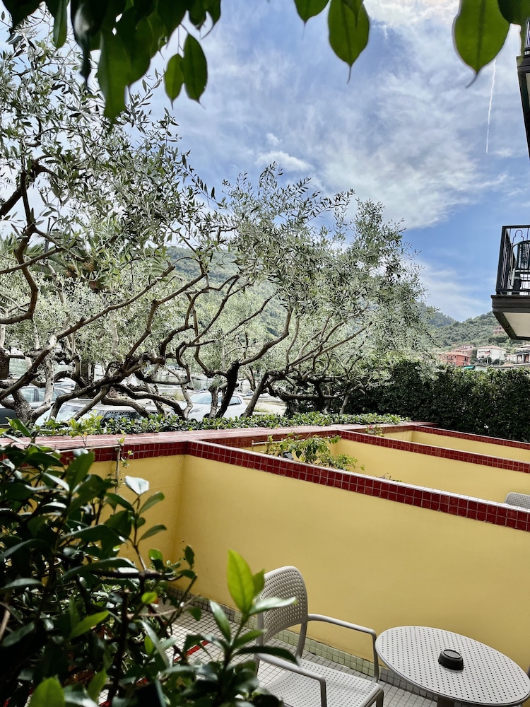 Double Room, Partial Sea View - Photo 4