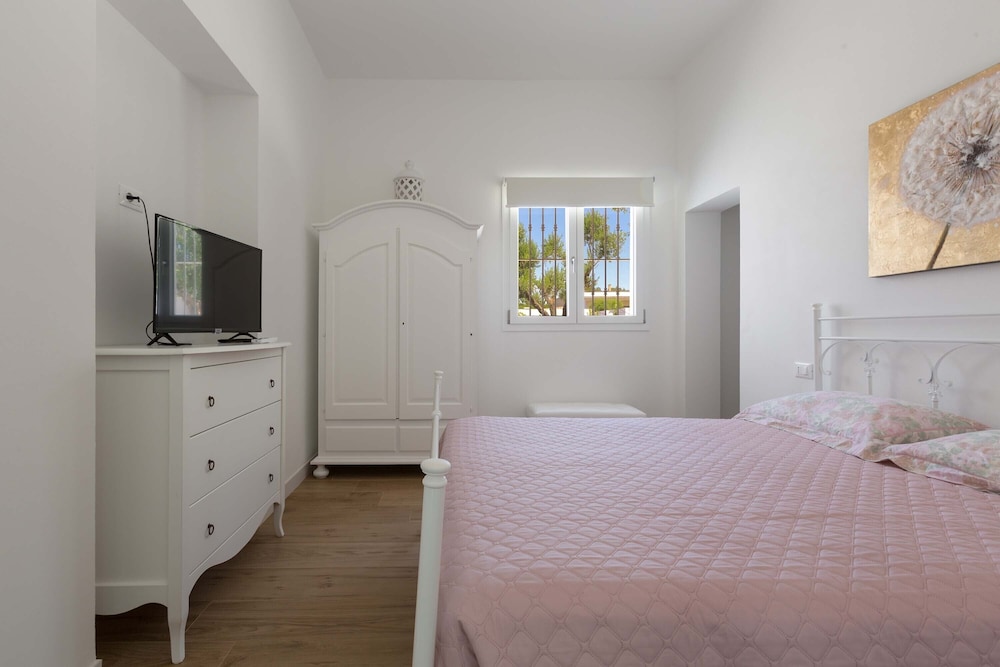 Basic Villa photo 2