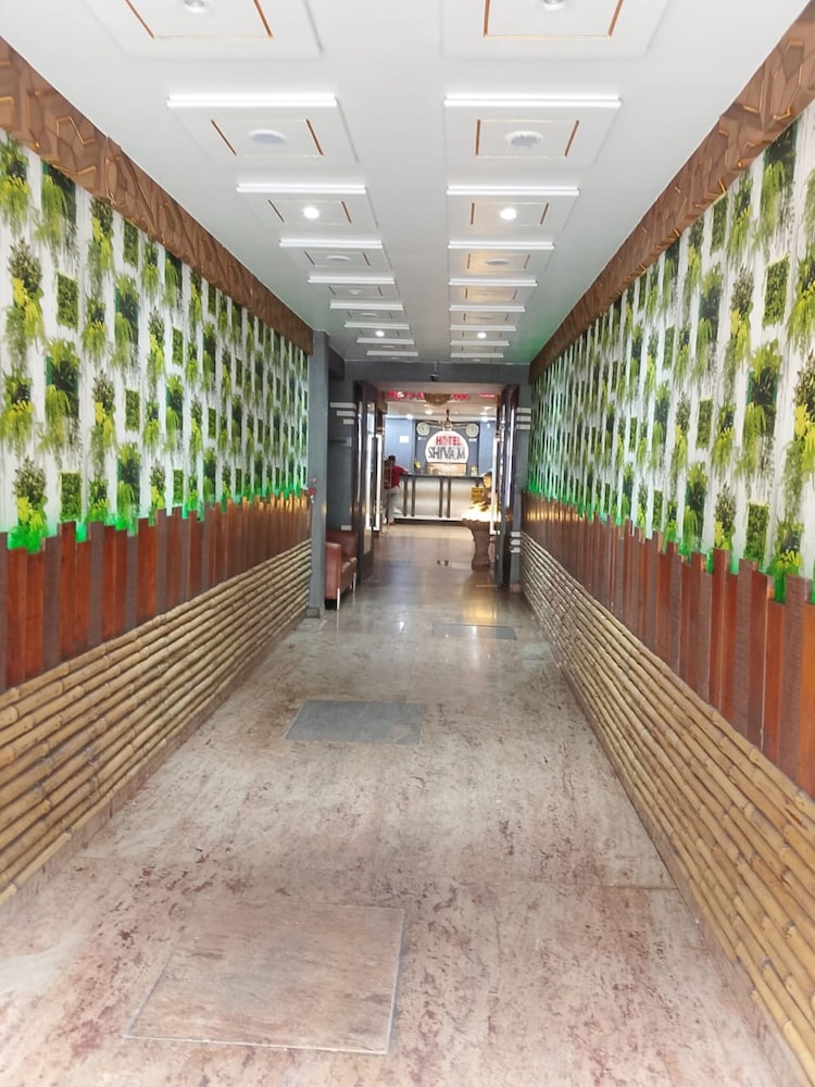Royal Room - Photo 3