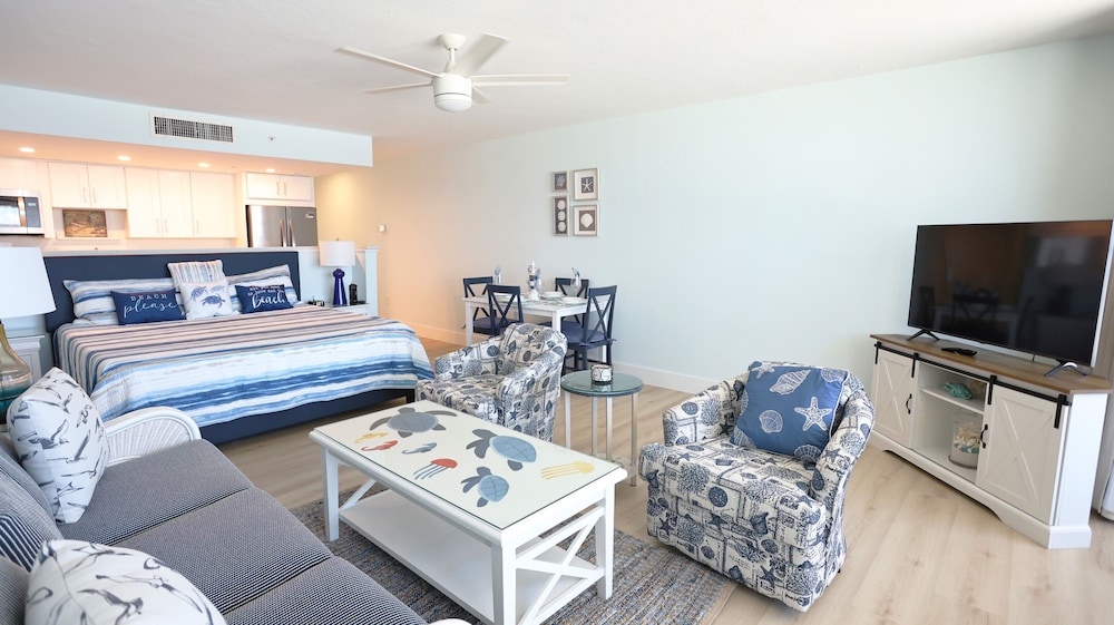 Royal Studio Suite, Non Smoking, Beach View