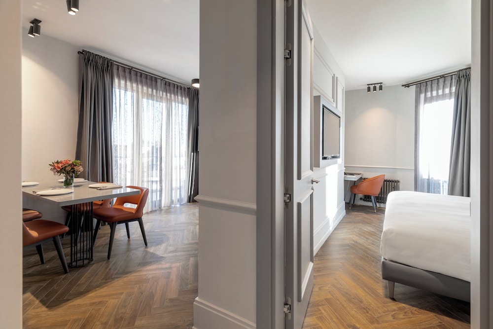 Family Suite, Multiple Beds, City View photo 1