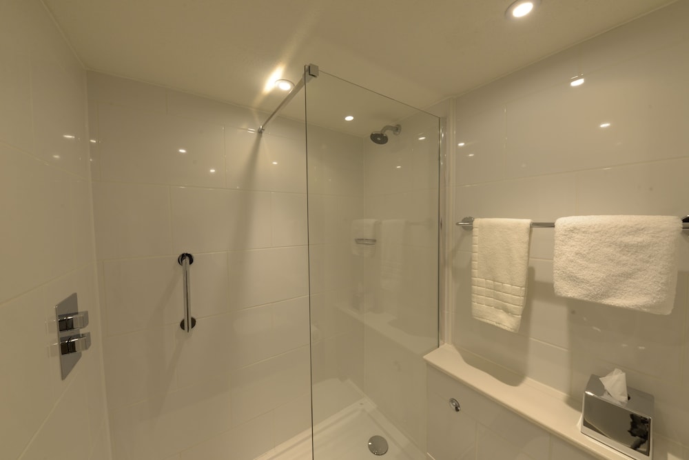 Premium Room, 1 King Bed, Business Lounge Access, Sea View - Photo 8