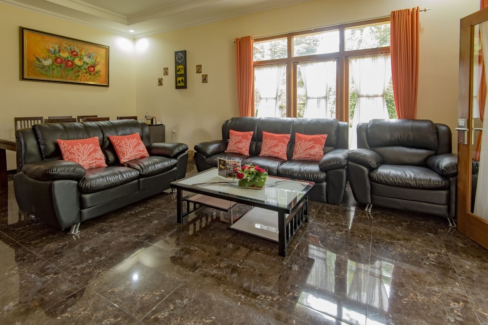Royal Suite, 3 Bedrooms photo 2