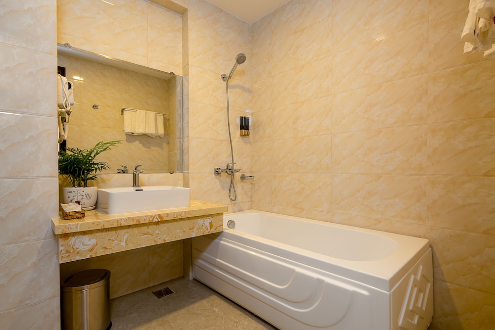 Premier Twin Room - Photo 8