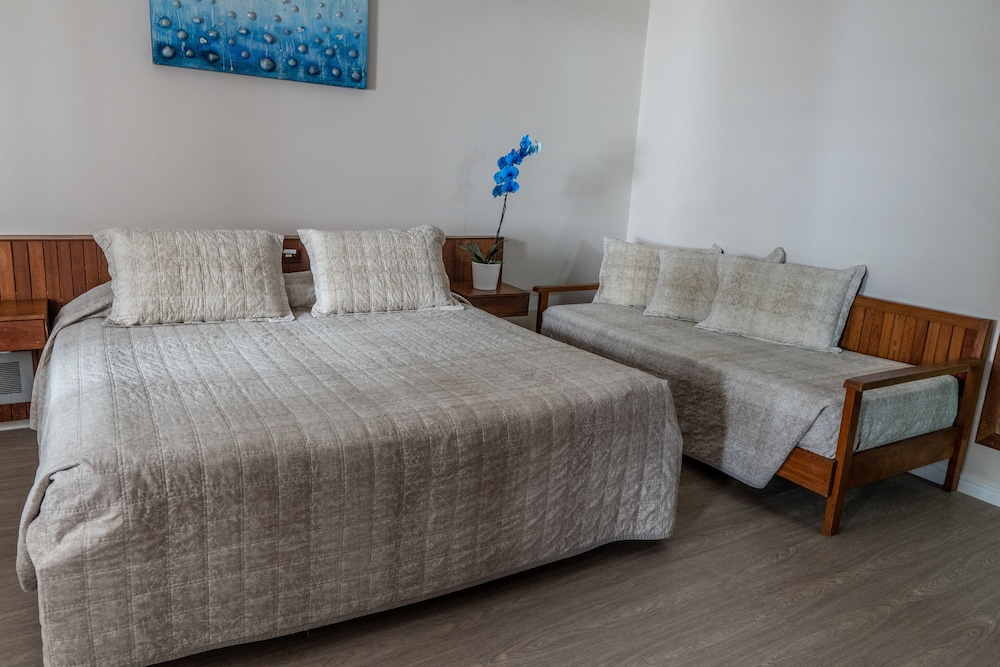 Family Room, Balcony