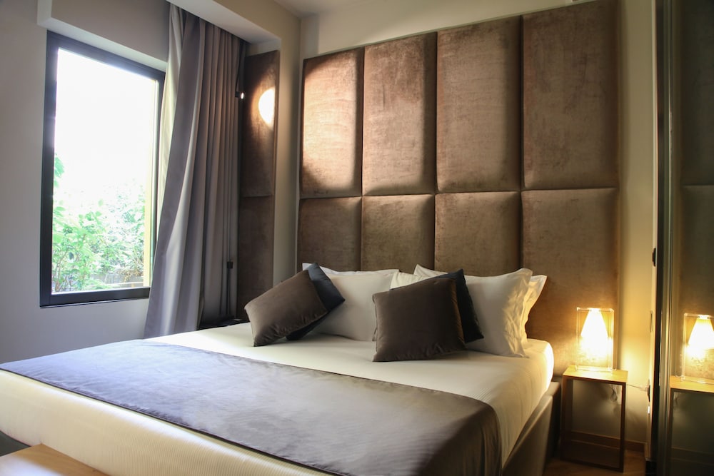 Family Room, 2 Bedrooms