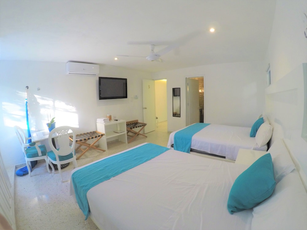Classic Double Room, 2 Double Beds photo 1