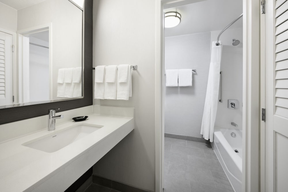Suite, 2 Double Beds - Photo 6