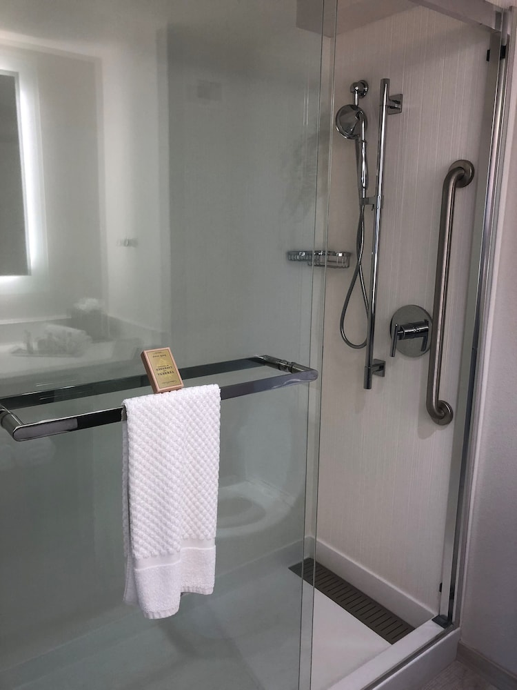 Room, 2 Queen Beds, Accessible, Oceanfront (Hearing) - Photo 8