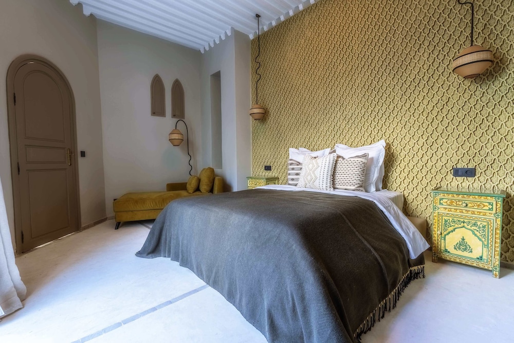Deluxe Suite, 1 Queen Bed photo 1