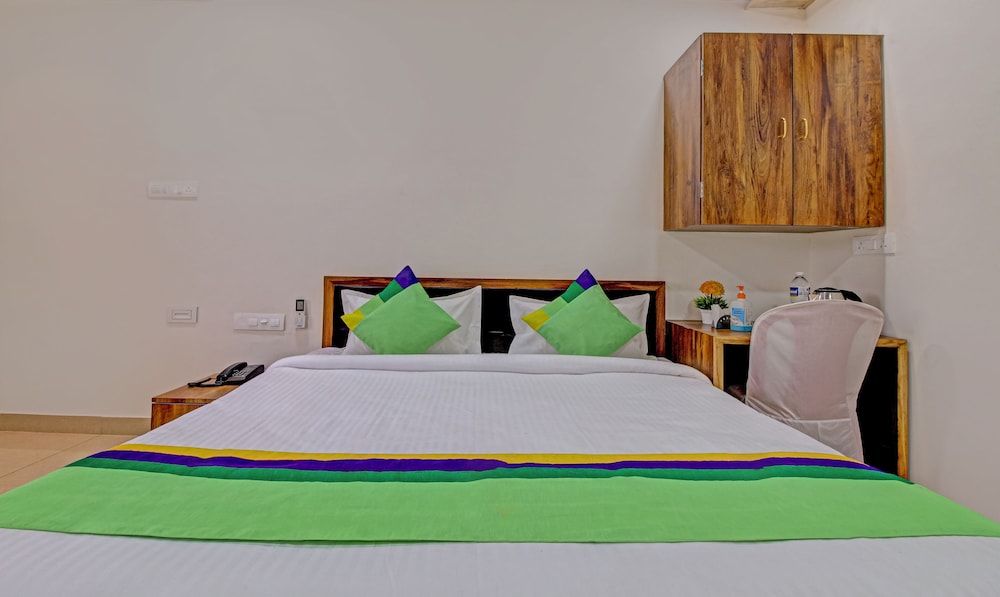 Deluxe Room - Photo 16