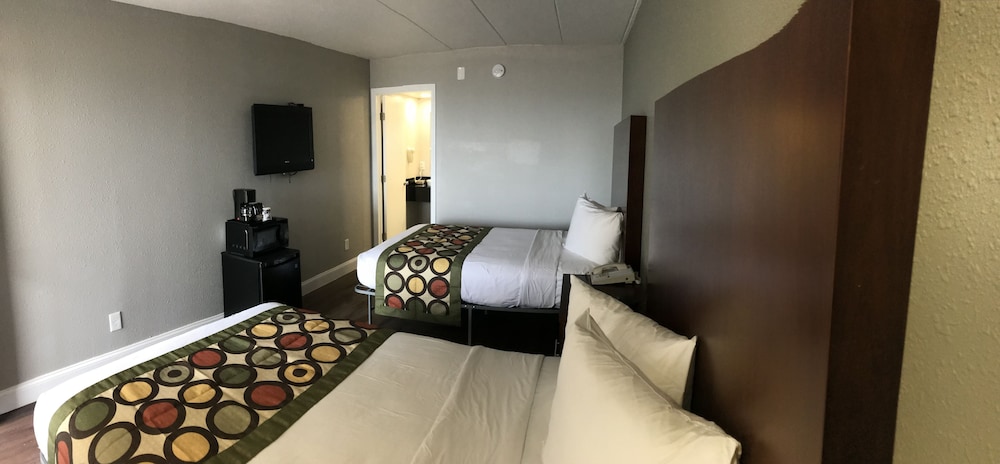 Standard Room, 2 Double Beds, Ocean View photo 3