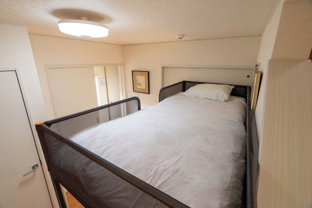 Basic House photo 2