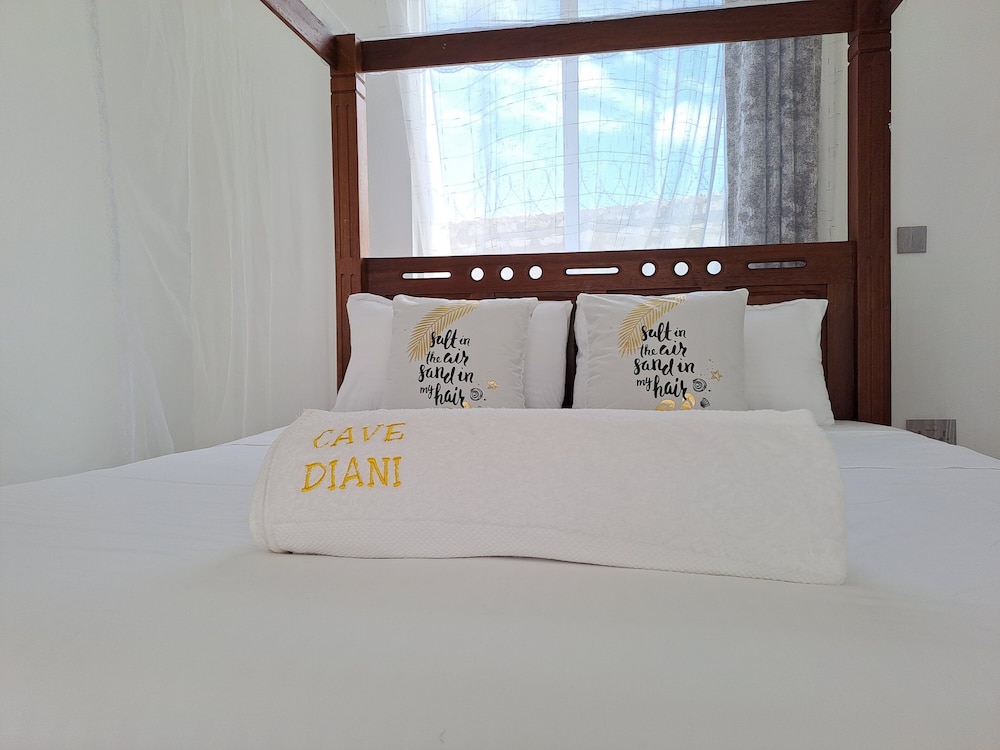 Executive Studio Suite, Kitchenette, Pool View photo 3